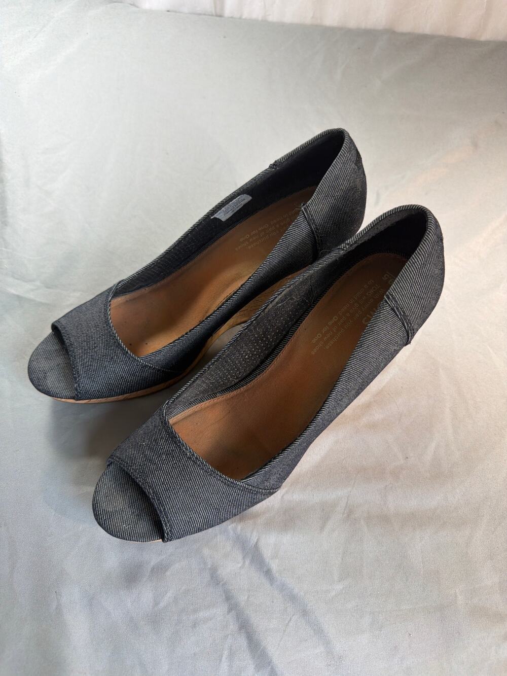 TOMS classic wedge sandal women's size 9.5